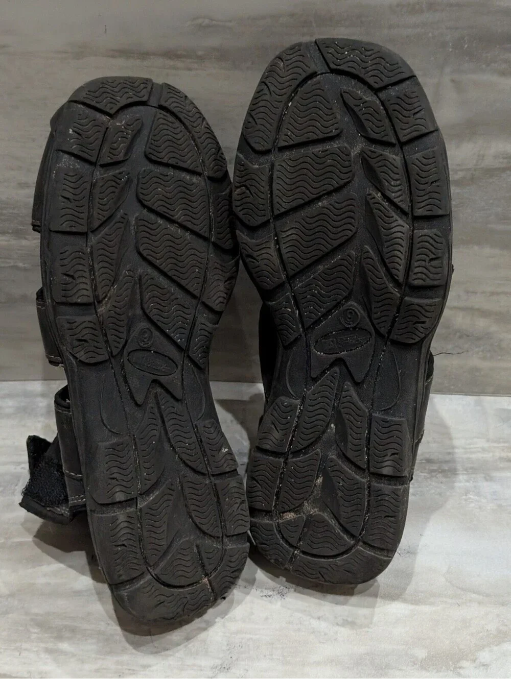 Rugged Outback  Black Men's Outdoor Sandals Size 9